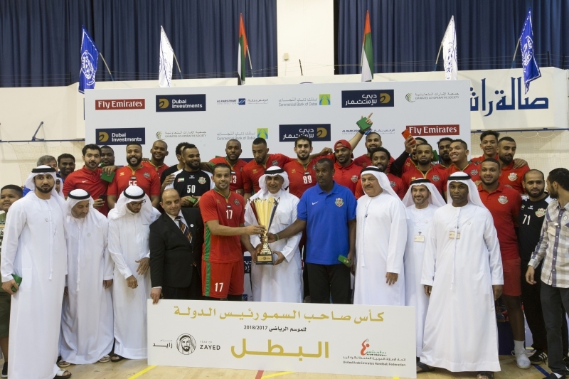 "الرميثي يتوج \\\"شباب الأهلي\\\" بالكأس بحضور جلفار ومحمد المري وعلي عيسى | تصوير : محمد الزرعوني"