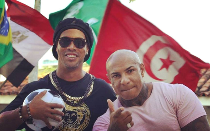 رونالدينيو يشجع المنتخبات العربية بأغنية مع كادوريم