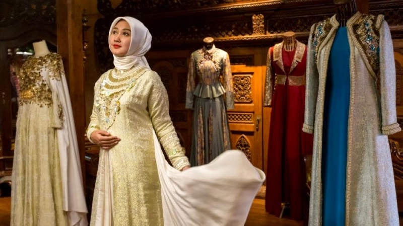 معهد أزياء إسلامية بإندونيسيا