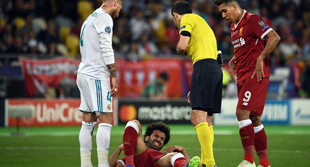 طبيب المنتخب المصري يعلن أنباء سيئة بشأن محمد صلاح