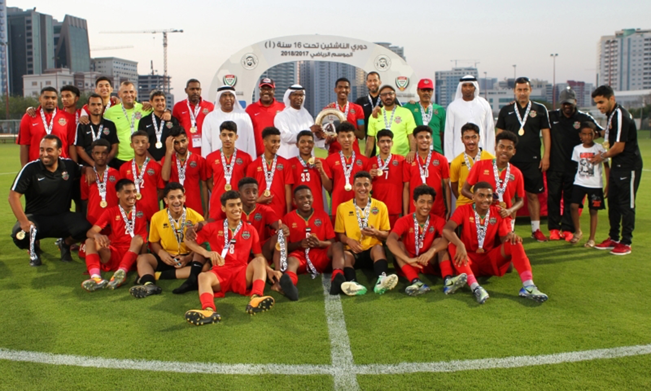 "تتويج فريق شباب الأهلي دبي بلقب دوري تحت 16 سنة | البيان"