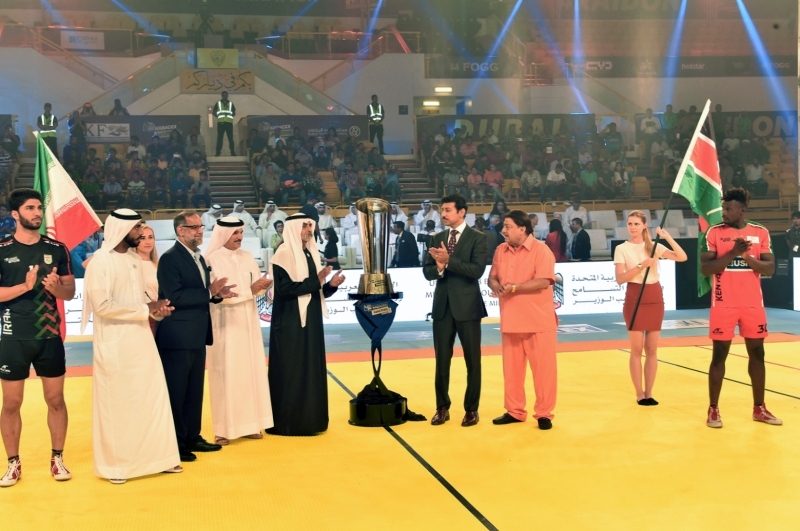 "نهيان بن مبارك وراجيا فاردهان وسعيد حارب خلال افتتاح البطولة | من المصدر"