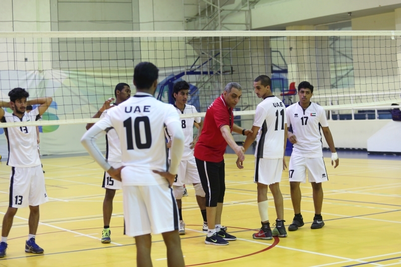 "جانب من تدريبات سابقة للمنتخب ـــ البيان"
