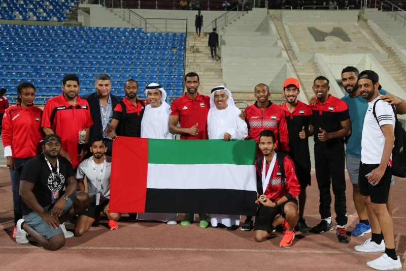 "أحمد الكمالي يتوسط الأبطال | البيان"