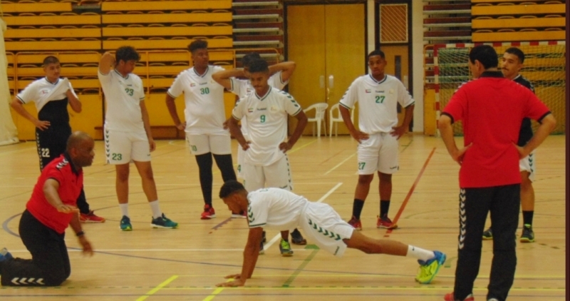 "جانب من تدريبات المنتخب ـــ البيان"