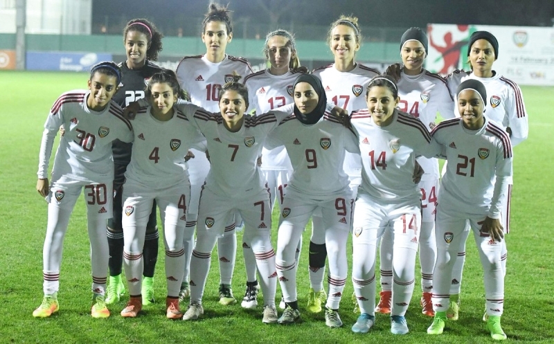 "حورية الطاهري ضمن صفوف أبيض السيدات ـــ البيان"