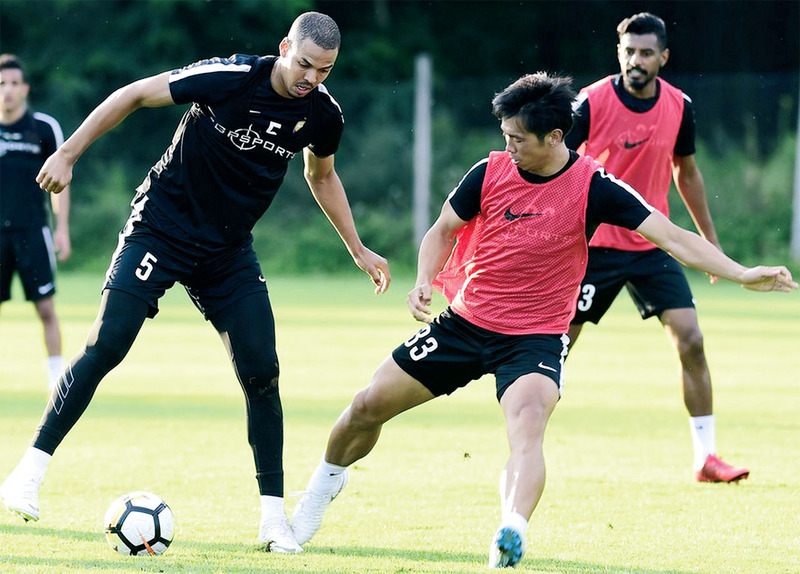 "من تدريبات العين في معسكره الخارجي | البيان"