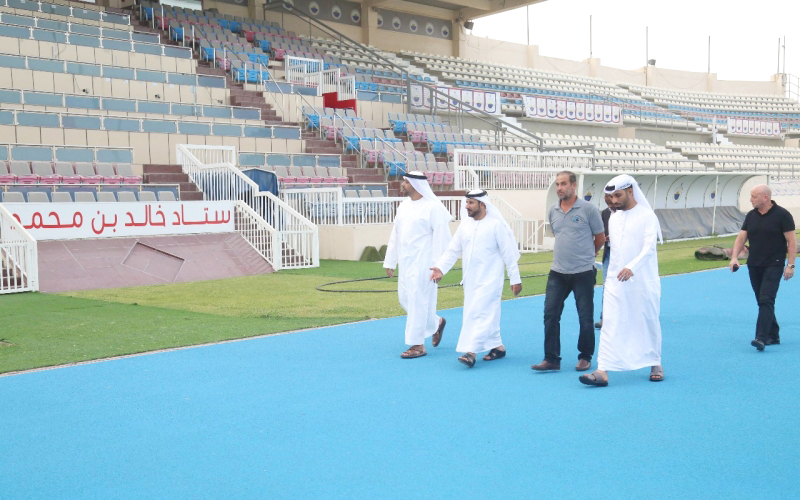 "عيسى هلال يتفقد منشآت نادي الشارقة ـــ البيان"