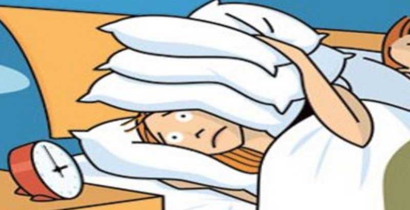 يتصل بالشرطة للإبلاغ عن شخير زوجته