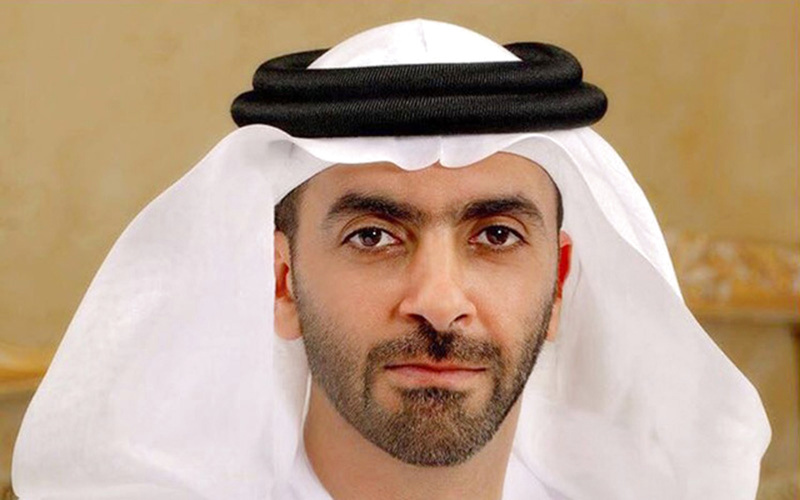 سيف بن زايد: تطوف الناس بالبيت وتطوف أخلاقكم بالناس