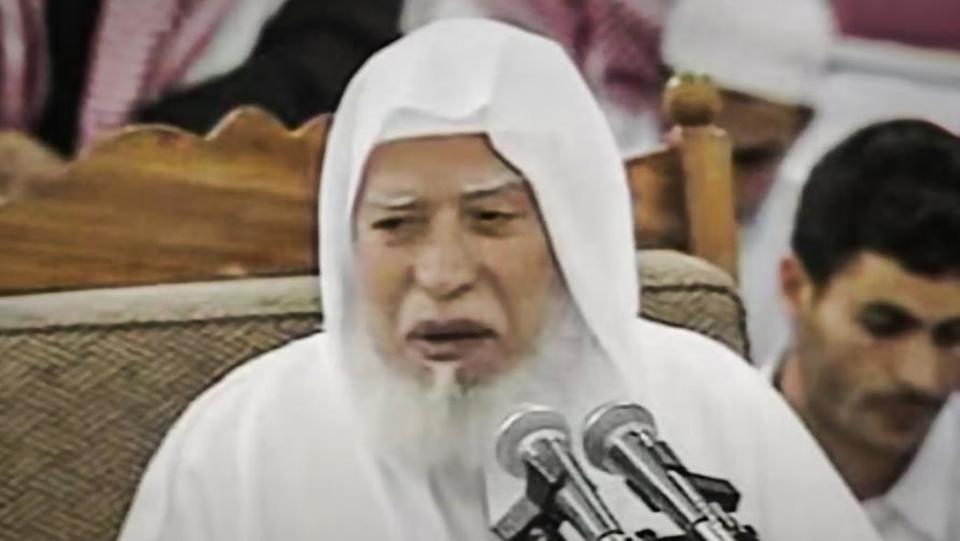 فيديو .. تشييع الشيخ أبو بكر الجزائري إلى مثواه الأخير