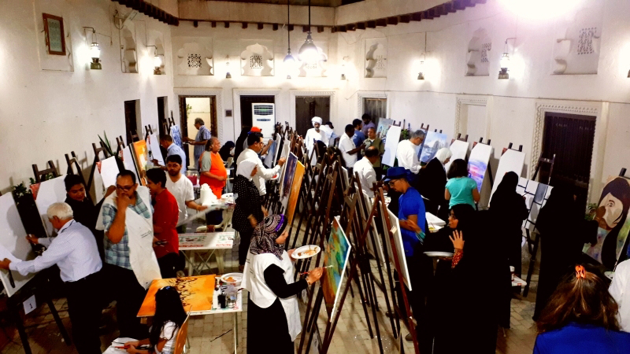 «الإمارات للفنون التشكيليَّة»  علامة فارقة في المشهد الفني المحلي