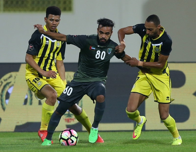 "من لقاءات الفريقين الموسم الماضي - البيان"