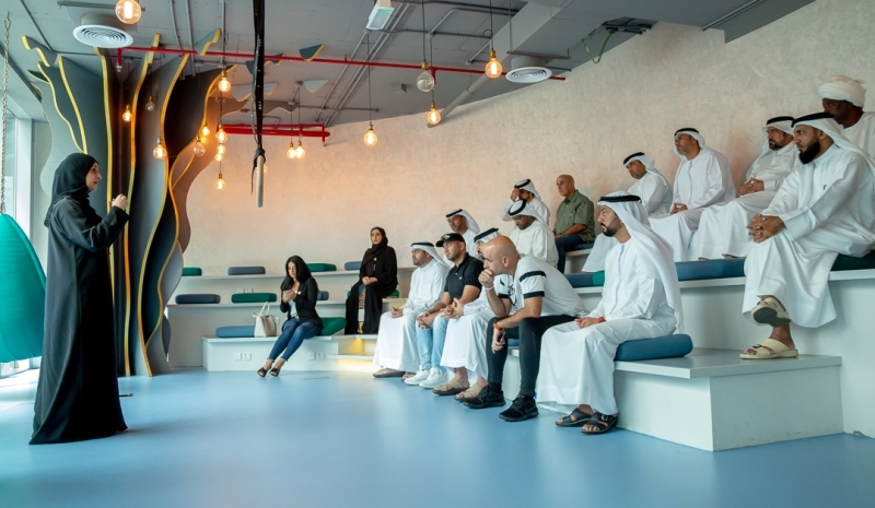 "جانب من الجلسة النقاشية - البيان"