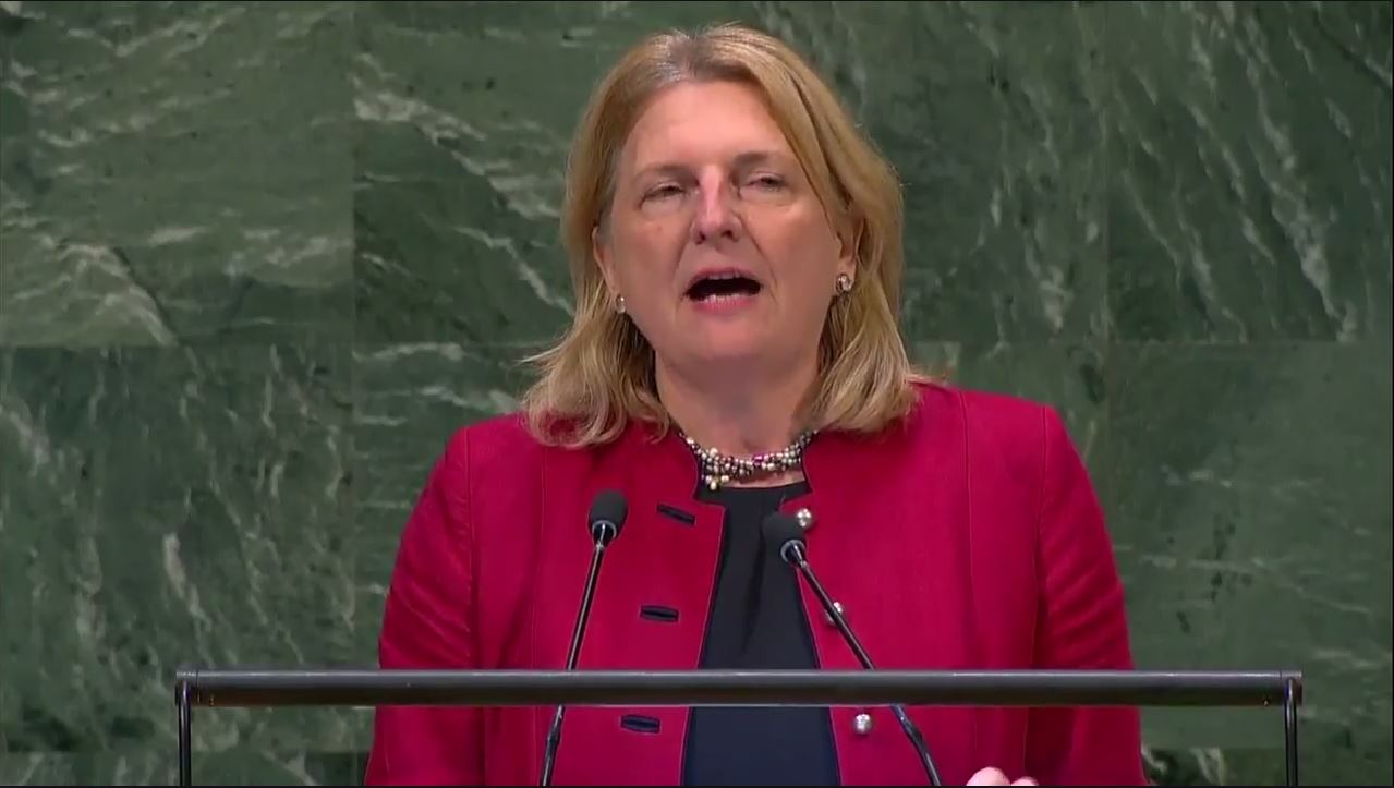 وزيرة خارجية النمسا تستهل كلمتها أمام الجمعية العامة باللغة العربية