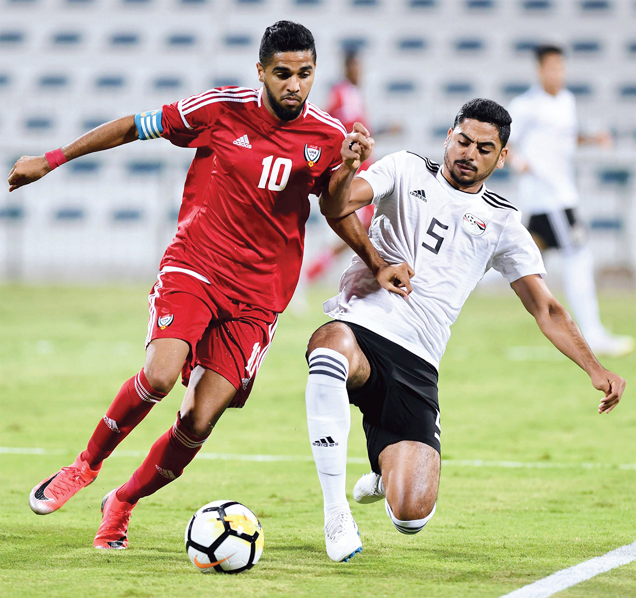 "من مباراة منتخبنا ونظيره المصري | البيان"