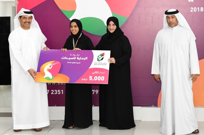 "شمسة آل مكتوم خلال تتويجها إحدى الفائزات | البيان"