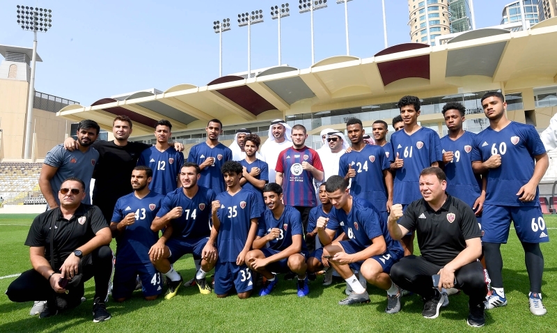 "الرميثي والهنائي خلال استقبال البطل العالمي | البيان"