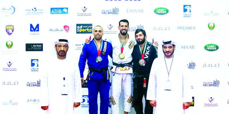 "■ الظاهري والبطران خلال تتويج أبطالنا | البيان"