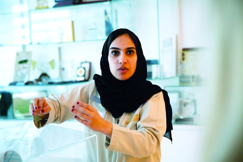 مواطنة تمثل الشباب الإماراتي في حملة لـ«لينكدإن»