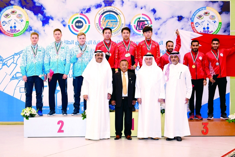 "جانب من تتويج الرماة الفائزين بمسابقة البندقية 10 أمتار | البيان"