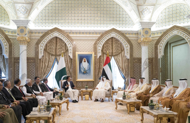 محمد بن زايد: العلاقات بين الإمارات وباكستان تستند إلى تاريخ طويل من العمل المشترك