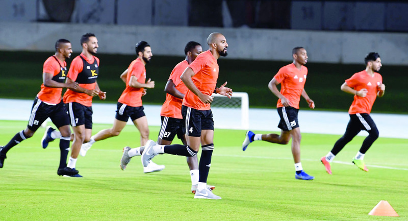 "تدريبات قوية لـ «الأبيض» | تصوير: هشام تكنوين"