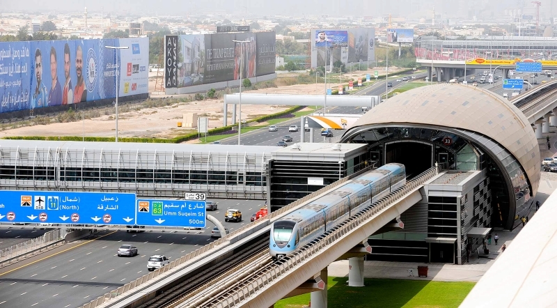 الإمارات تحتفي باليوم الوطني ومئوية زايد بإنجازات حضارية