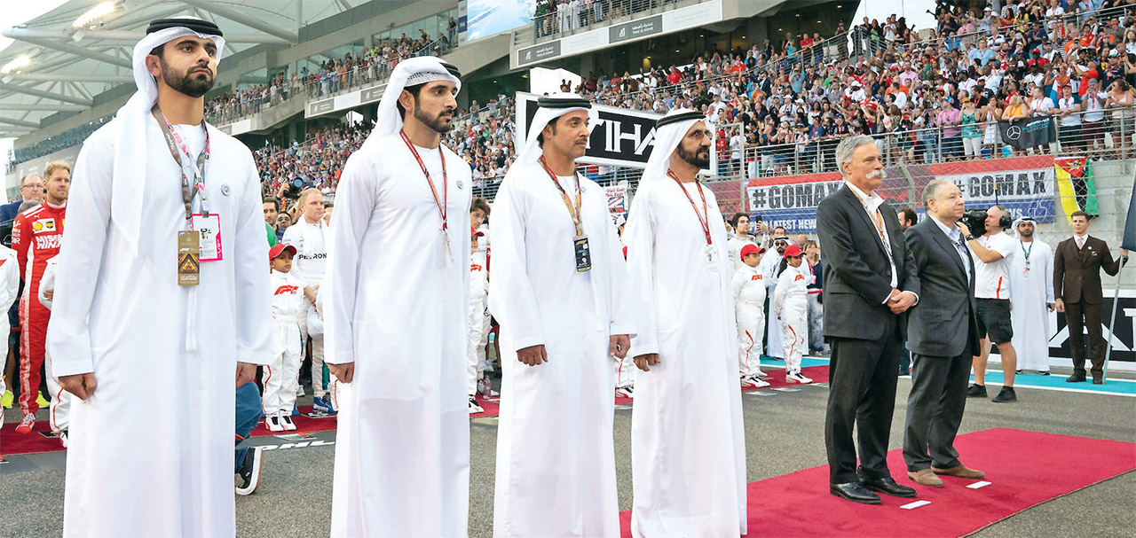 محمد بن راشد ومحمد بن زايد ومحمد بن سلمان وضيوف الدولة يشهدون ختام سباق الفورمولا 1