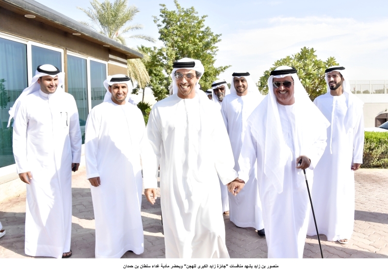 "منصور بن زايد متابعاً المهرجان بحضور سلطان بن حمدان | وام"
