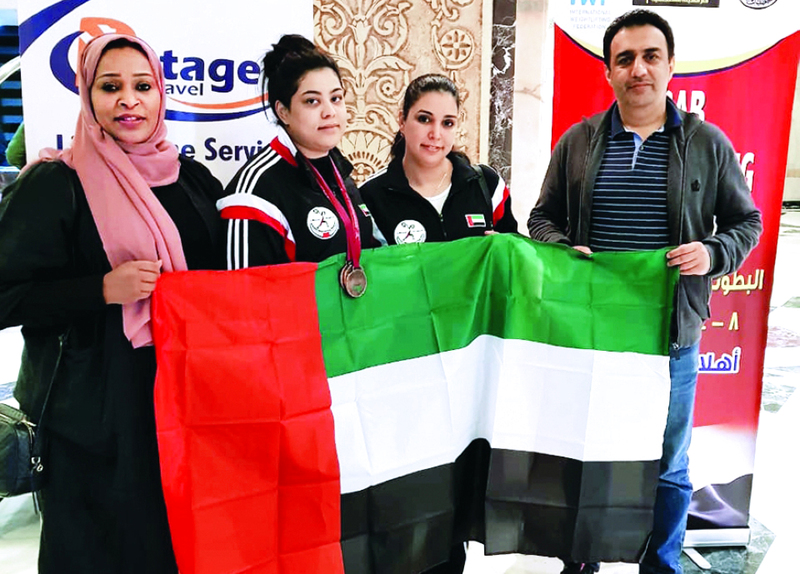 "بعثة الإمارات ترفع علم الدولة بعد إنجاز البرونزيات الثلاث | البيان"
