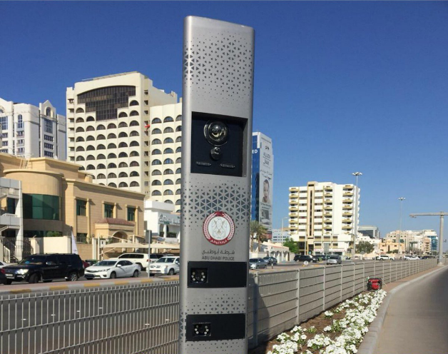 "حاذر" منظومة متطورة لأولوية عبور المشاة في أبوظبي
