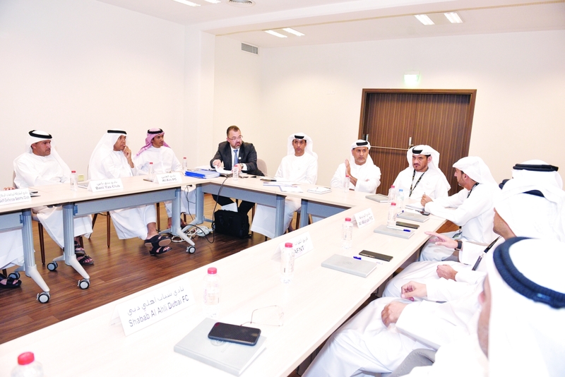 "خلال اجتماع الاتحاد مع مسؤولي الأندية | البيان"