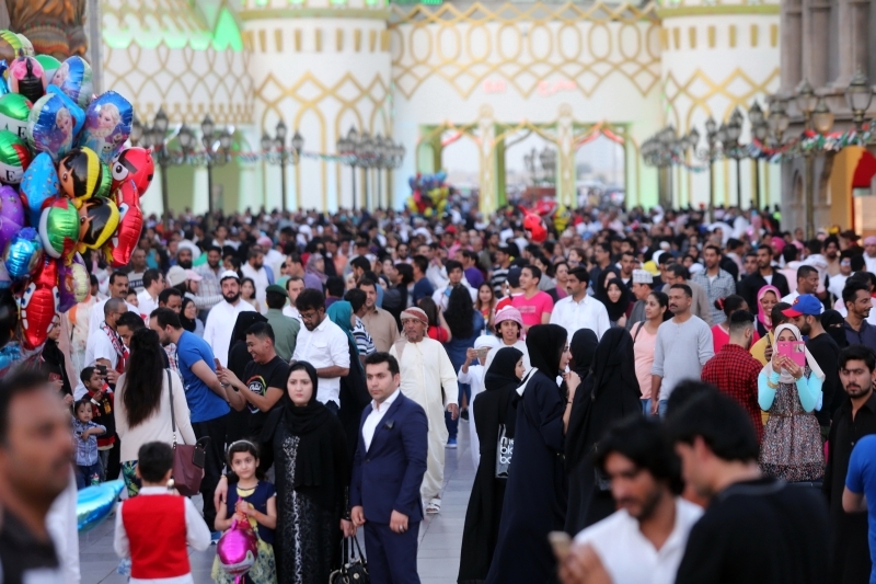 قانونيون مستنكرين فيديو «القفص»: الفكاهة لا تعفي من المسؤولية القانونية