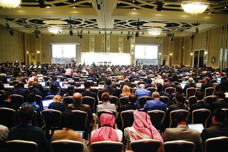 الإمارات نموذج الريادة في الطاقة المتجددة عالمياً