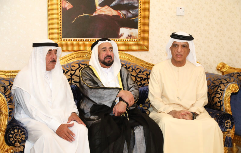سلطان القاسمي يعزّي سعود بن صقر  في وفاة نورة القاسمي