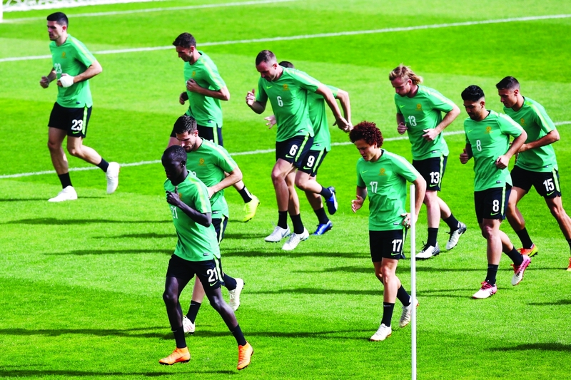 "جدية في تدريبات المنتخب الأسترالي | تصوير: سالم خميس"