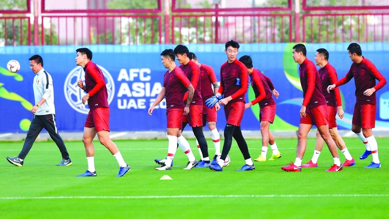 "جانب من تدريبات المنتخب الصيني| تصوير: سالم خميس"