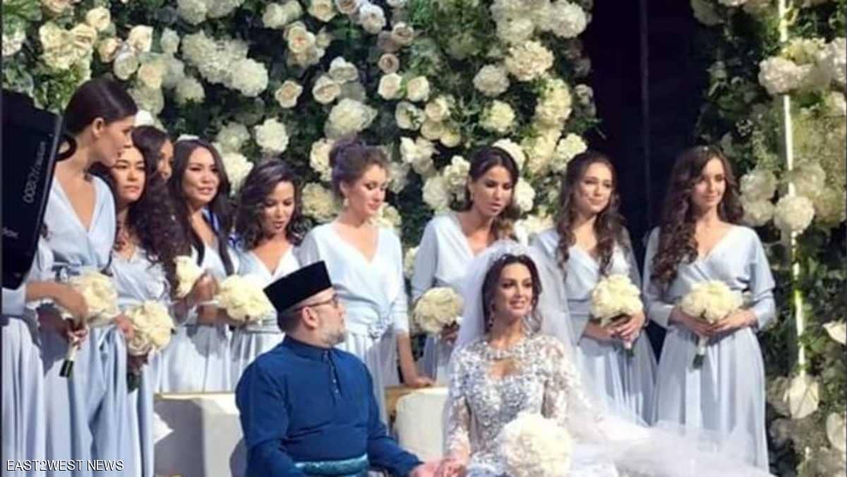 بعد خسارة العرش.. أنباء عن طلاق محمد الخامس