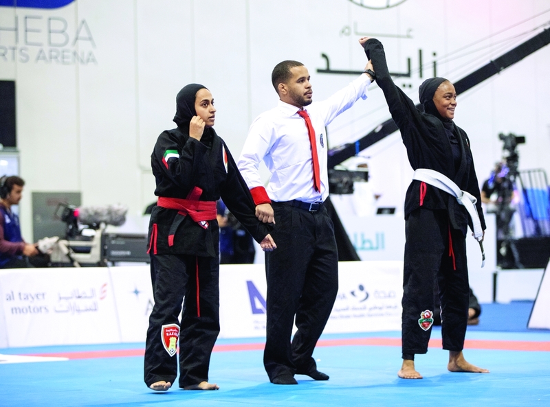 "جانب من تتويج لاعبات الجوجيتسو | البيان"