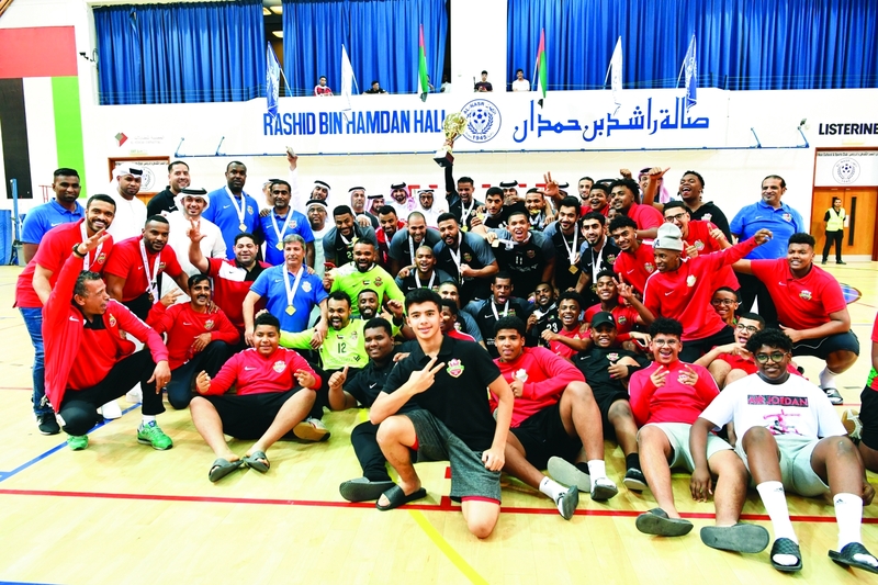 "نجوم شباب الأهلي مع كأس اليد | البيان"