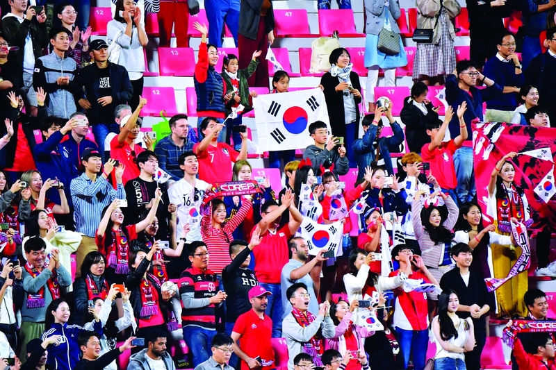 "حضور جماهيري كبير من مختلف الجنسيات للبطولة القارية  | البيان"