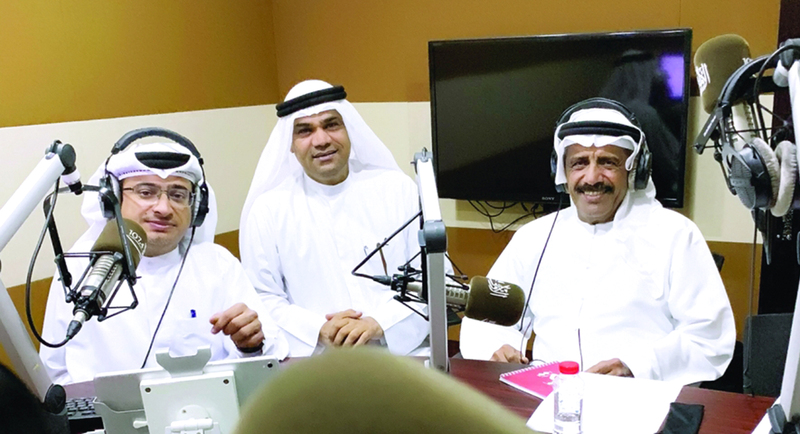 "محمد المري مع ماجد العصيمي وعيسى درويش خلال البرنامج | البيان"
