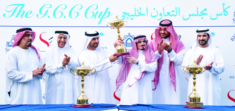 "عبدالله بن سالم القاسمي يتوج إسطبل الخالدية بلقب البطولة بحضور عبدالله بن ماجد وميرزا الصايغ | تصوير: غلام كاركر"