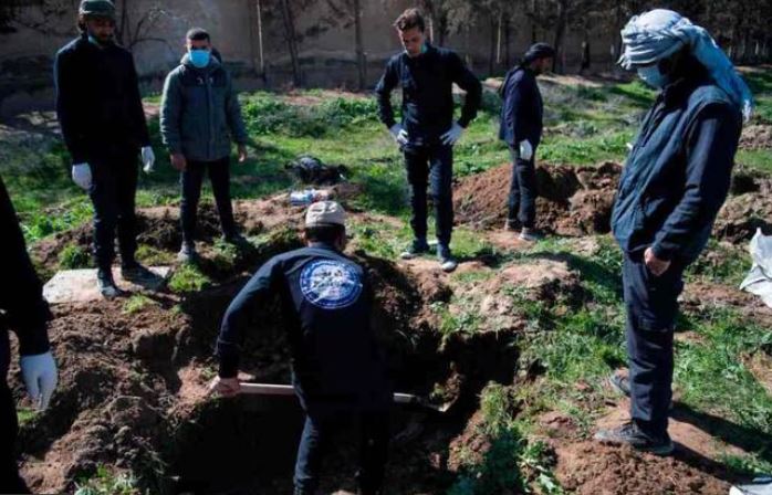 اكتشاف أكبر مقبرة جماعية لضحايا داعش في الرقة