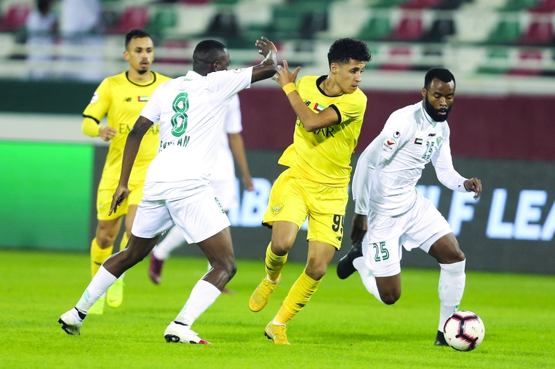 "جانب من مباراة الإمارات والوصل | تصوير: إبراهيم صادق"