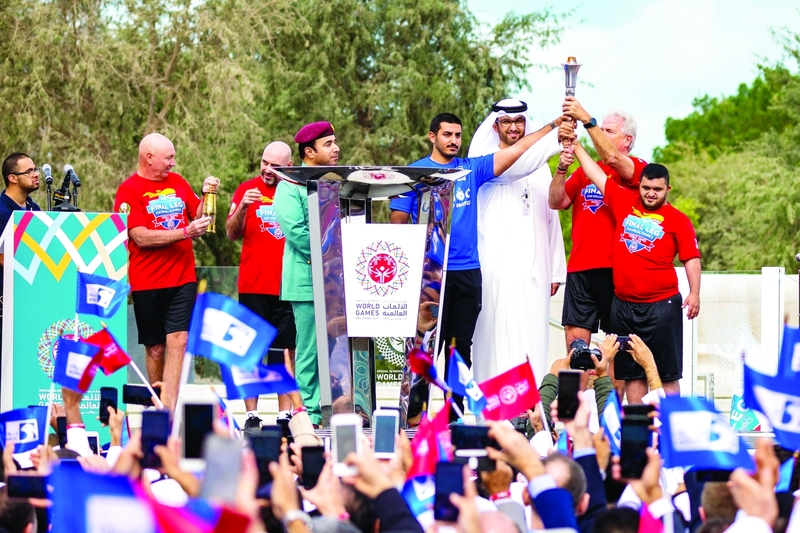 "سلطان الجابر خلال مراسم «شعلة الأمل» | تصوير: سيف الكعبي"