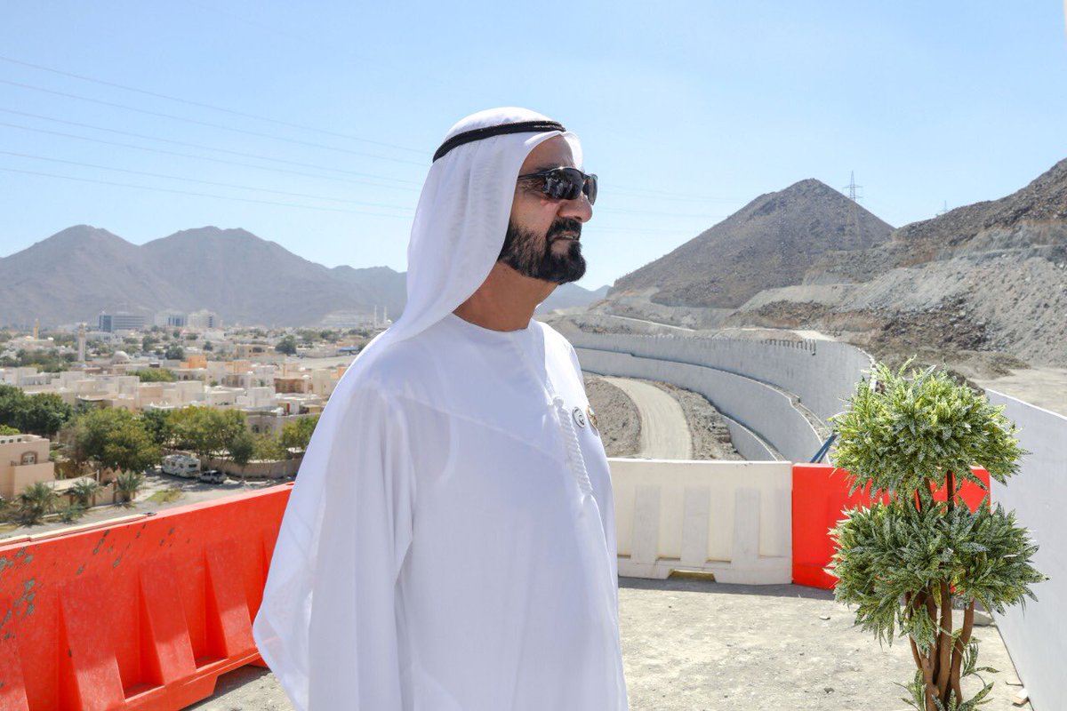 محمد بن راشد يعتمد مليار درهم لمشاريع البنية التحتية في الفجيرة