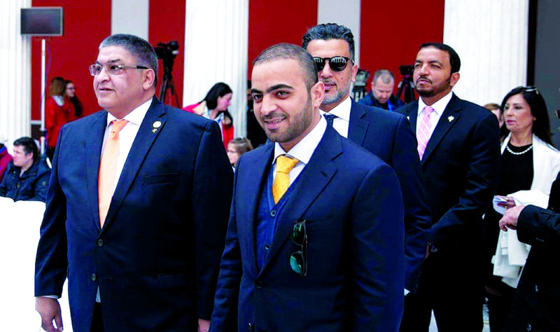 "طلال الهاشمي وأيمن عبد الوهاب خلال اجتماع سابق | البيان"