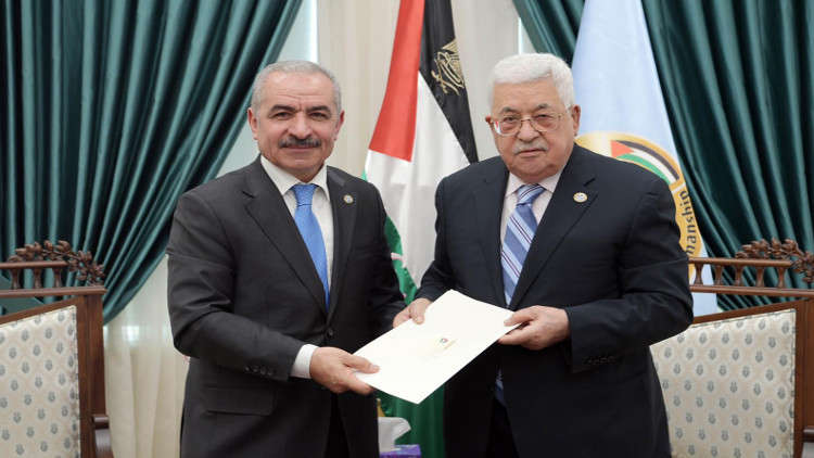 الرئيس الفلسطيني يكلف محمد إشتية بتشكيل حكومة جديدة‭ ‬‭ ‬